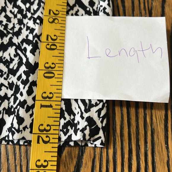 Premise -black and white stretch pull on Capri bottom. Size medium. - Picture 12 of 12